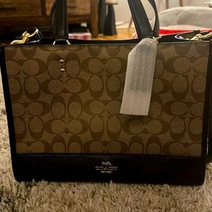 Coach Signature Dempsy bag